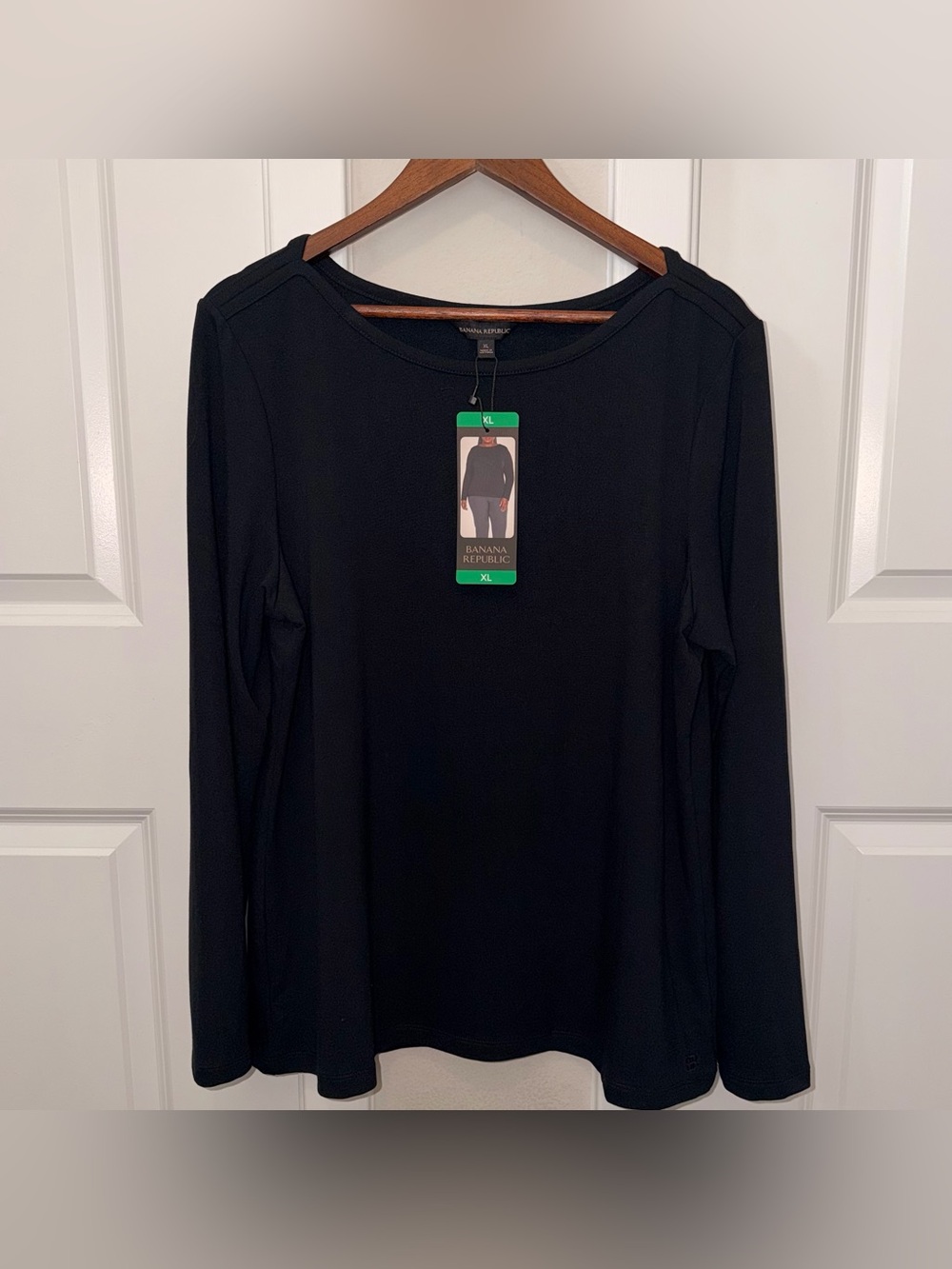 NWT Banana Republic Black Long-Sleeve Knit Top Women’s Size XL